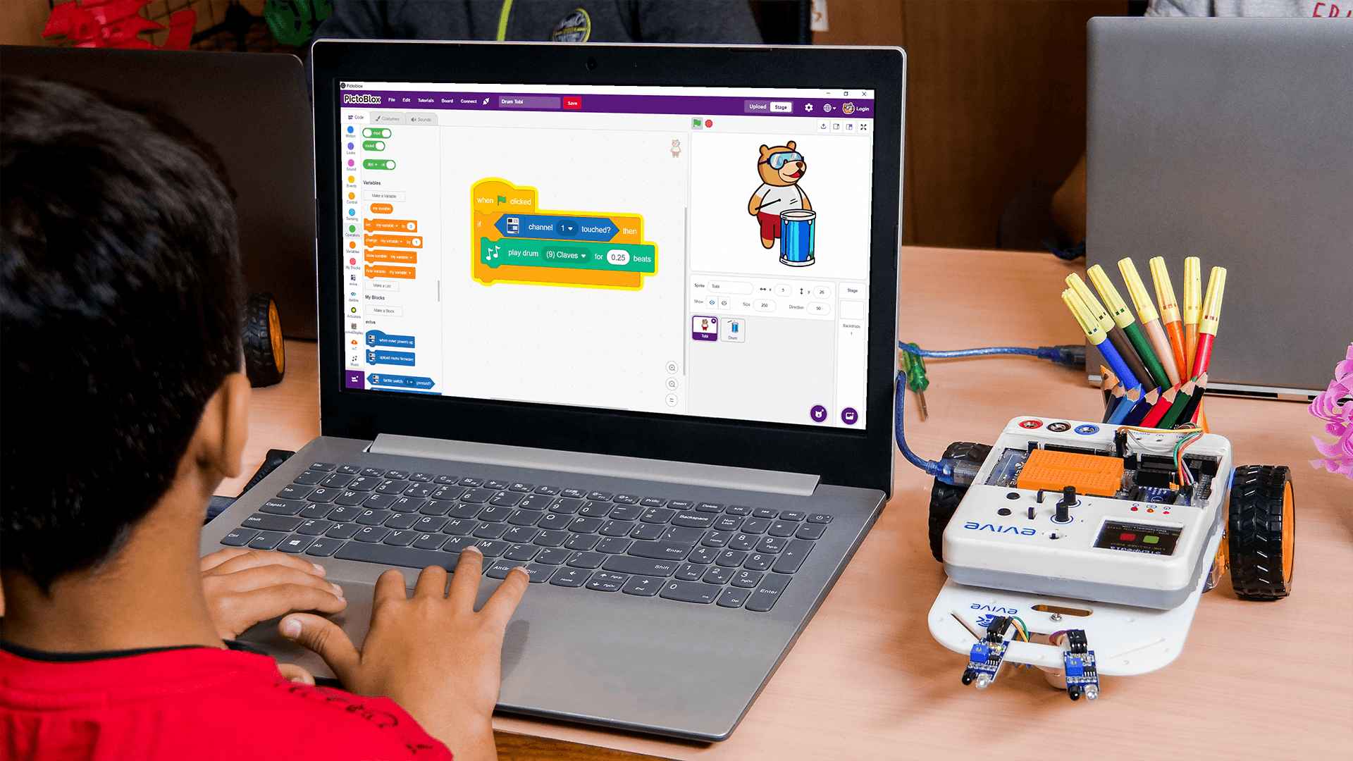 Child programming on Pictoblox