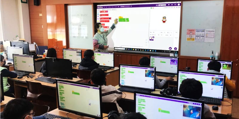 A teacher of ICSE Teaching AI with PictoBlox