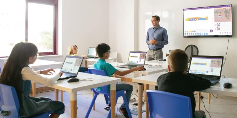 Smart Electronic devices for innovative learning in classrooms