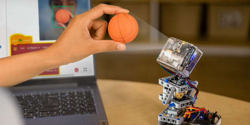 Quarky Intellio Project - Desk Companion